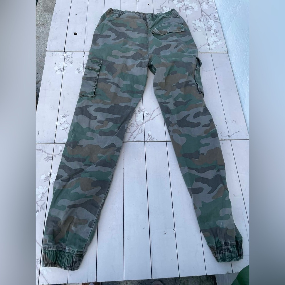 Guess Green Camouflage Pants